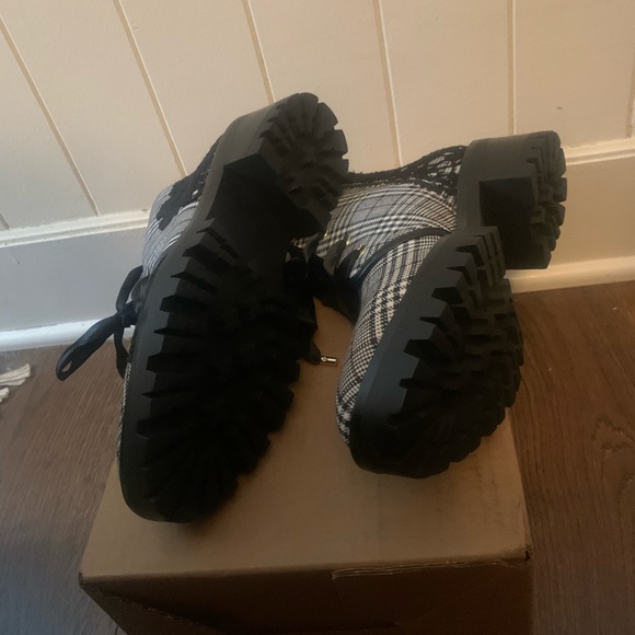 Karl Lagerfild Booties - Picture 5 of 6